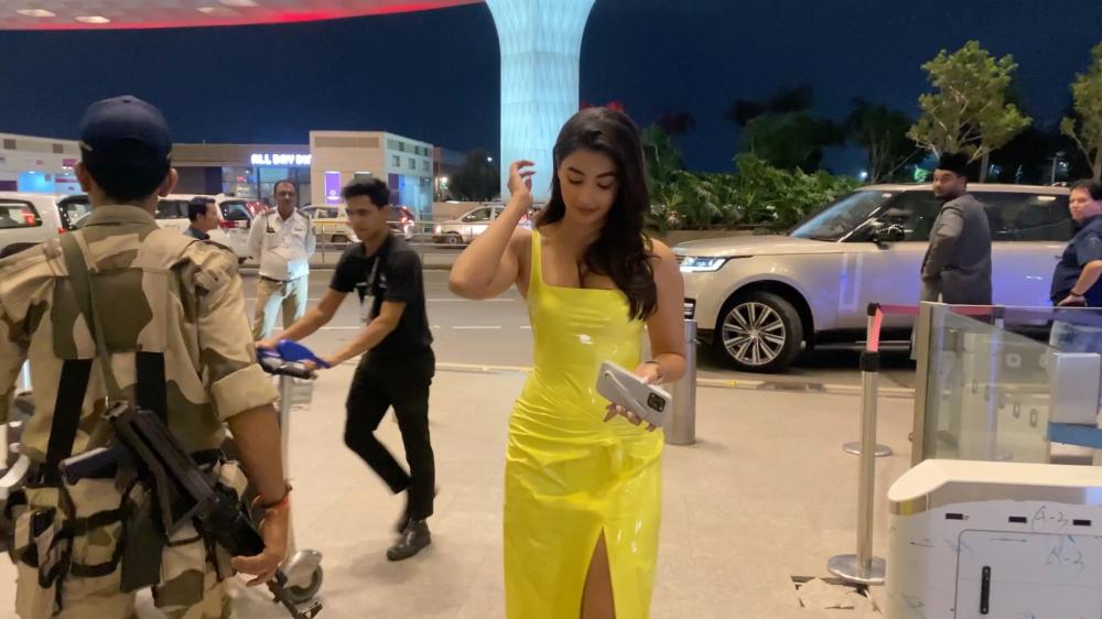 pooja-hegde-was-spotted-at-the-airport-as-she-flew-out-of-mumbai-the-actress-looked-chic-and-comfortable-showcasing-her-effortless-travel-style